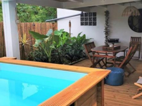 Cottage Tropical
